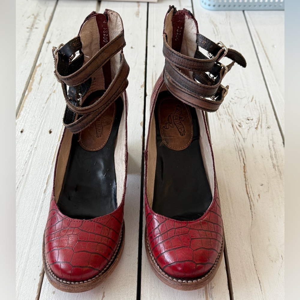 🔥 Freebird by Steven Red Croc Heels 👠 - Size 9